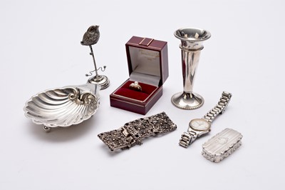 Lot 84 - A small collection of silver and jewellery