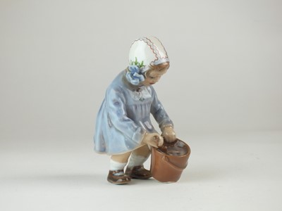 Lot 271 - Dahl Jensen porcelain model of a girl with a bucket