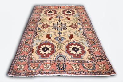 Lot 261 - A Heriz pattern carpet