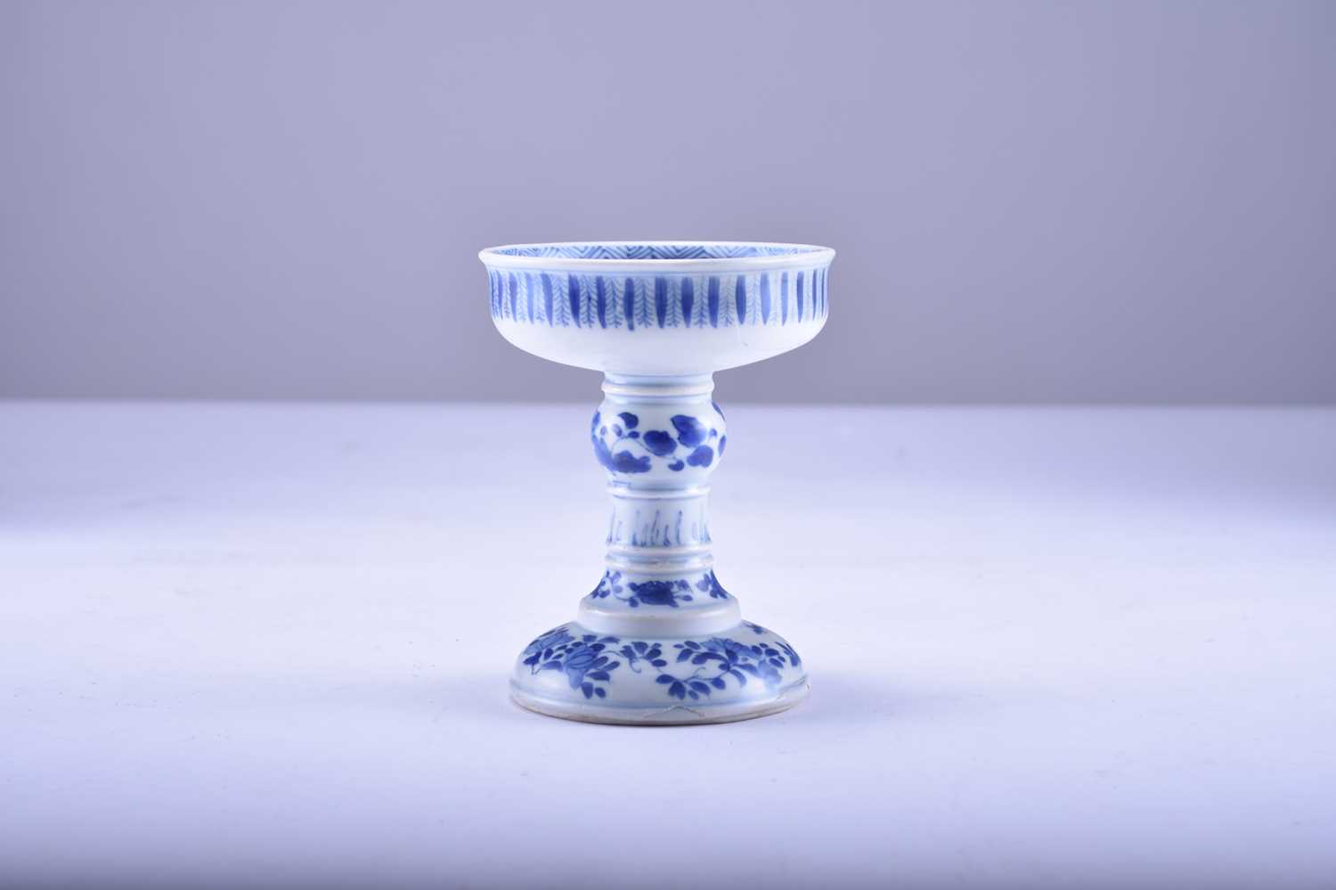 Lot 31 - A Chinese blue and white tazza from the Vung Tao cargo