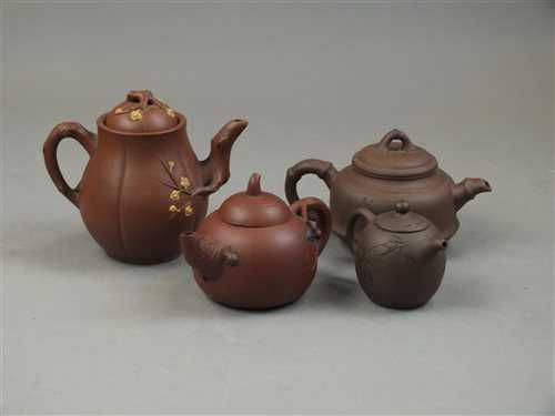 Lot 47 - A Chinese Yixing teapot after Jiang Rong...