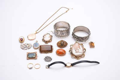 Lot 77 - A large collection of jewellery and costume jewellery