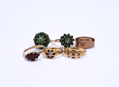 Lot 78 - A collection of six rings