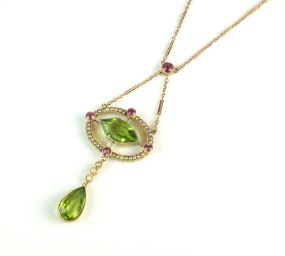 Lot 81 - An early 20th century peridot, tourmaline and seed pearl necklace