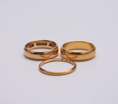 Lot 81 - Three gold wedding bands