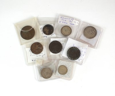 Lot 124 - A small collection of coinage