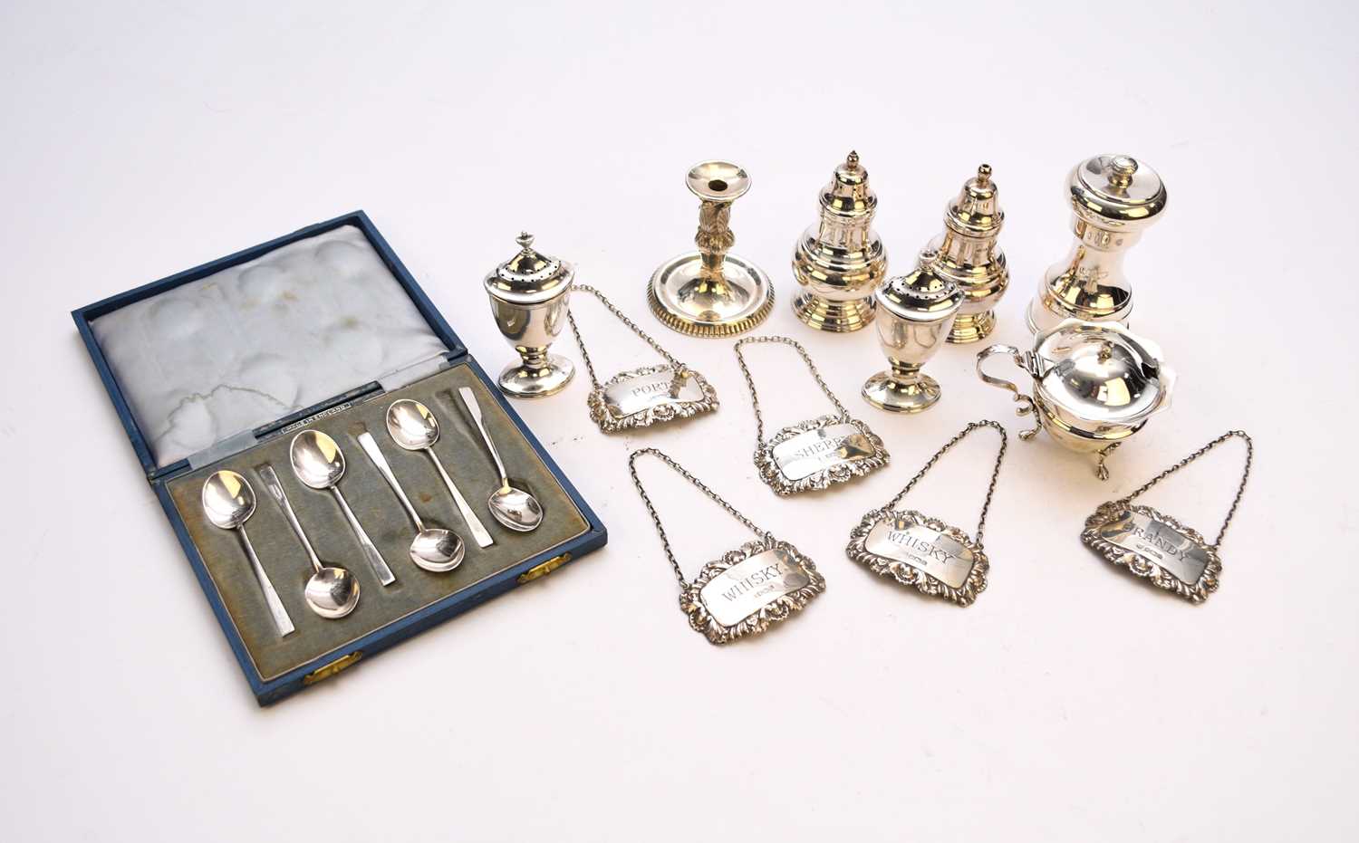 Lot 6 - A small collection of silver