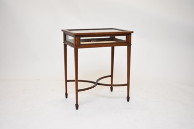 Lot 551 - An Edwardian inlaid mahogany bijouterie table