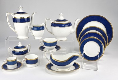 Lot 264 - Extensive Coalport Athlone Blue service