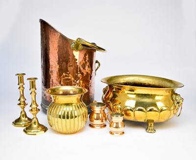 Lot 441 - An assembled group of brass and copper wares