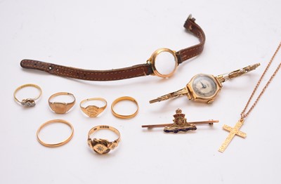 Lot 89 - A small collection of rings and a watch