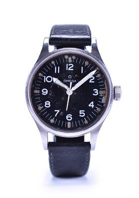 Lot 103 - Omega: A gentleman's stainless steel RAF issue wristwatch