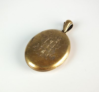 Lot 89 - A Victorian yellow metal locket