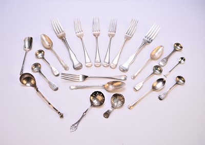 Lot 3 - A collection of loose mixed flatware