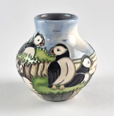 Lot Moorcroft 'Puffins' vase