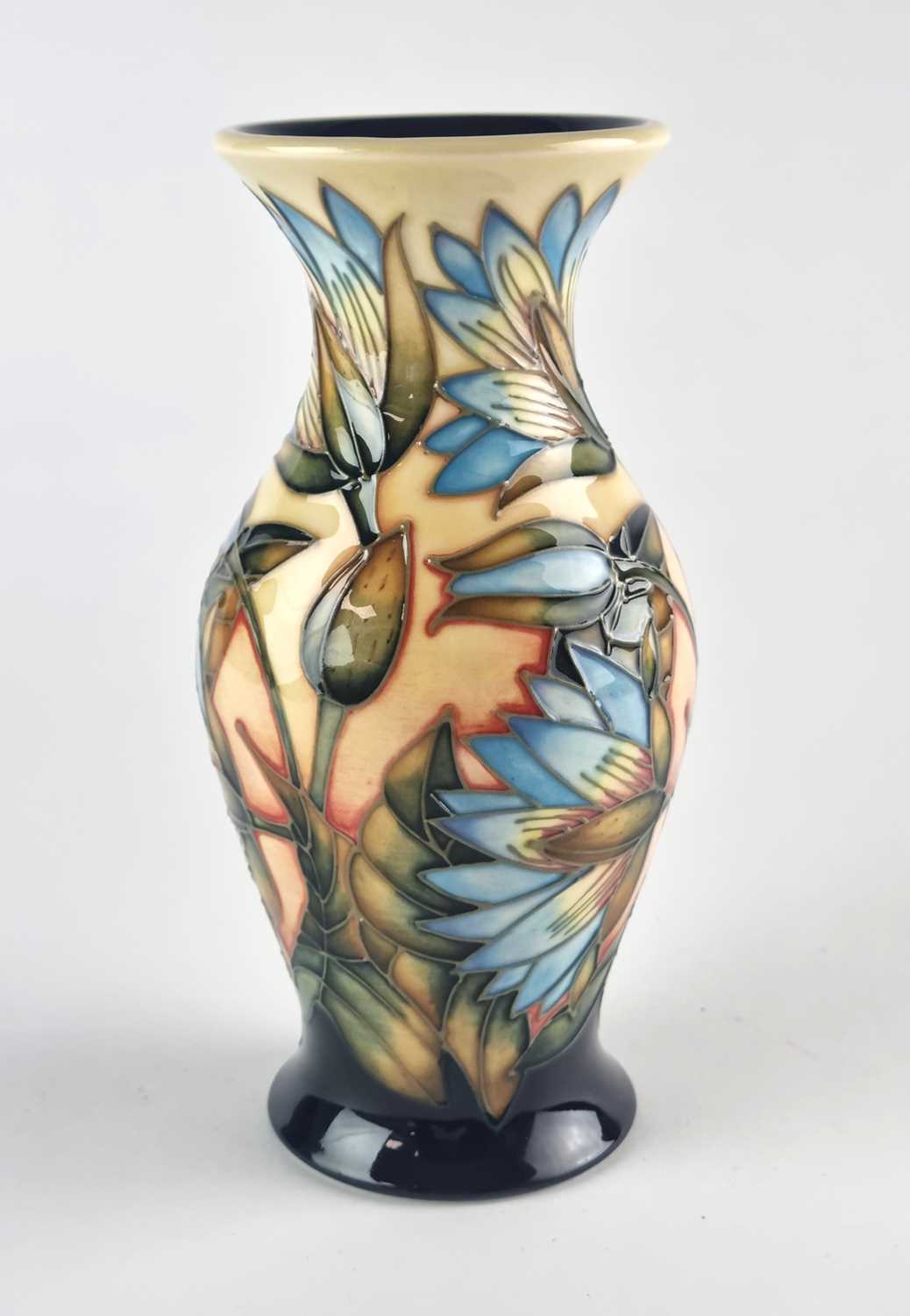 Lot Moorcroft limited edition Collector's Club 'Samarkand Lily' vase