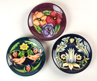 Lot Three Moorcroft pin dishes including 'Tribute to William Morris'