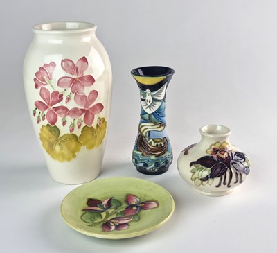 Lot Small group of Moorcroft