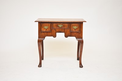 Lot 403 - A George III mahogany lowboy table