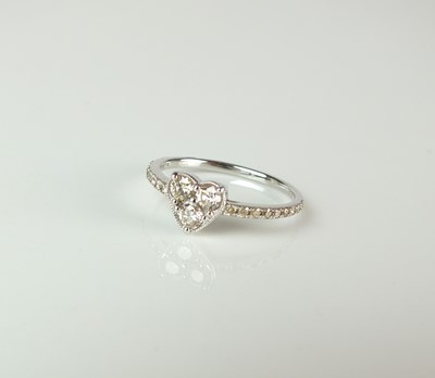 Lot 74 - A heart shaped diamond ring