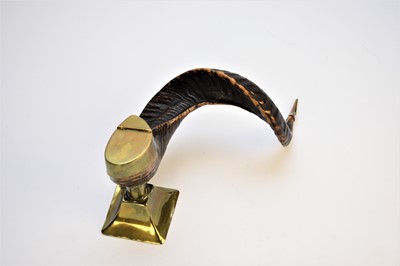 Lot 325 - A late Victorian brass-mounted ram's horn snuff mull