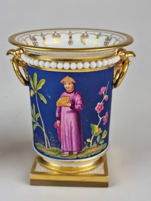 Lot 209 - A pair of Flight, Barr and Barr Worcester vases