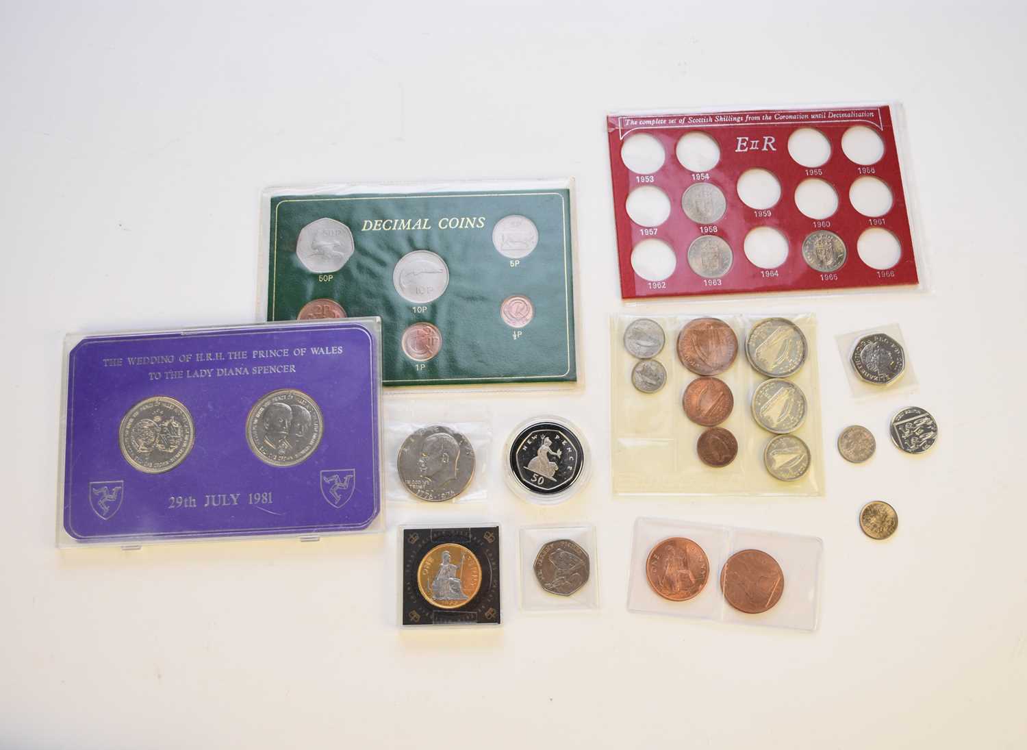 Lot 137 - An assorted collection of UK cupro-nickel and bronze coinage