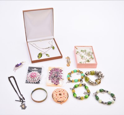 Lot 57 - A large collection of costume jewellery