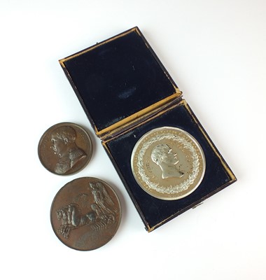 Lot 175 - A collection of French medals depicting Napoleon Bonaparte