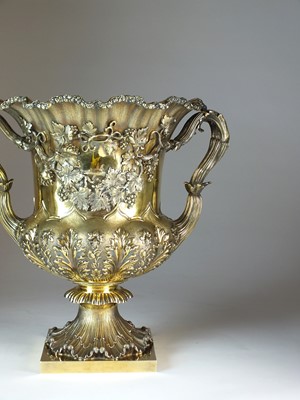Lot 26 - A George IV silver gilt wine cooler / cup