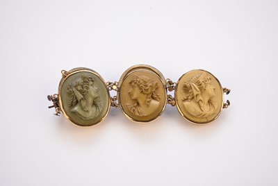 Lot 71 - A late 19th century lava cameo brooch