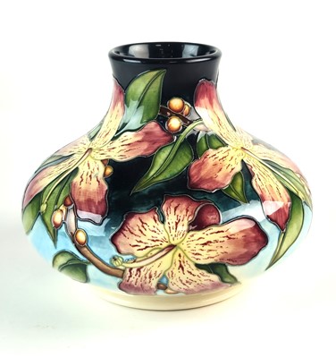 Lot Moorcroft Trial vase by Anji Davenport, Silk Flower pattern