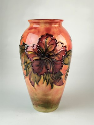 Lot Walter Moorcorft Tropical flambè 'Hibiscus'vase, mid-20th century