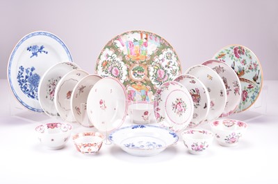 Lot 534 - An assembled group of Chinese export porcelain, 18th-19th century