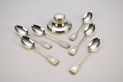 Lot 38 - A set of six silver Fiddle pattern teaspoons and a silver mounted ink well