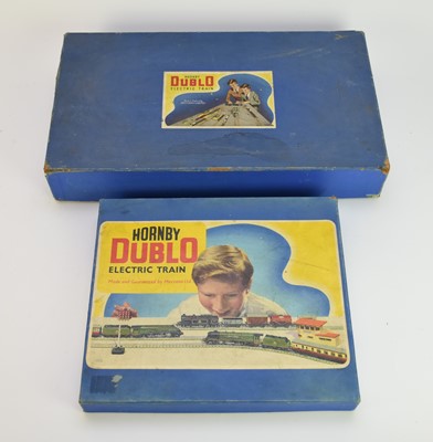 Lot 518 - A collection of Hornby Dublo OO railway including boxed sets