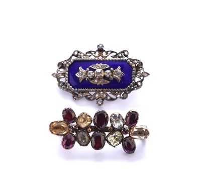 Lot 86 - Two stone set brooches