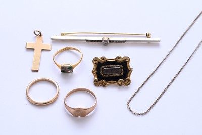 Lot 83 - A small collection of jewellery