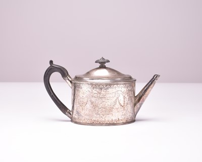 Lot 18 - A George III silver teapot