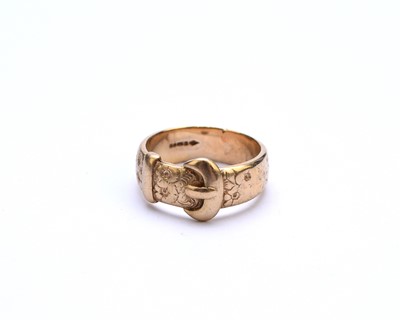 Lot 103 - A 9ct gold stylised buckle ring