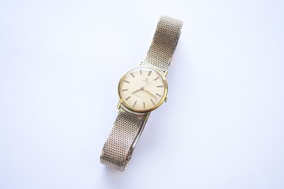 Lot 113 - Omega: A gentleman's gold plated Geneve wristwatch