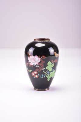 Lot 635 - A Japanese cloisonne vase, Taisho era