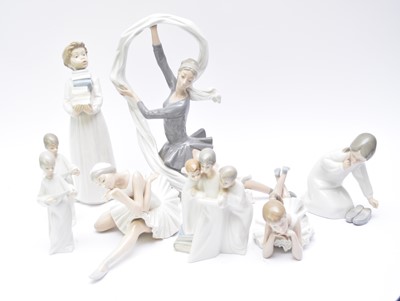 Lot 368 - Nao and Lladro figures