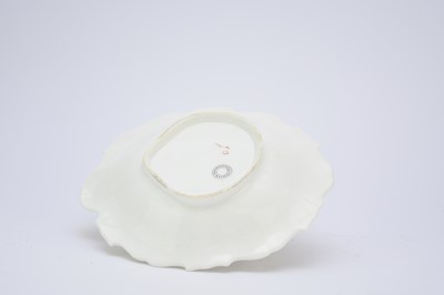 Lot 113 - H&R Daniel 'Shrewsbury' dessert shell dish, circa 1828-30