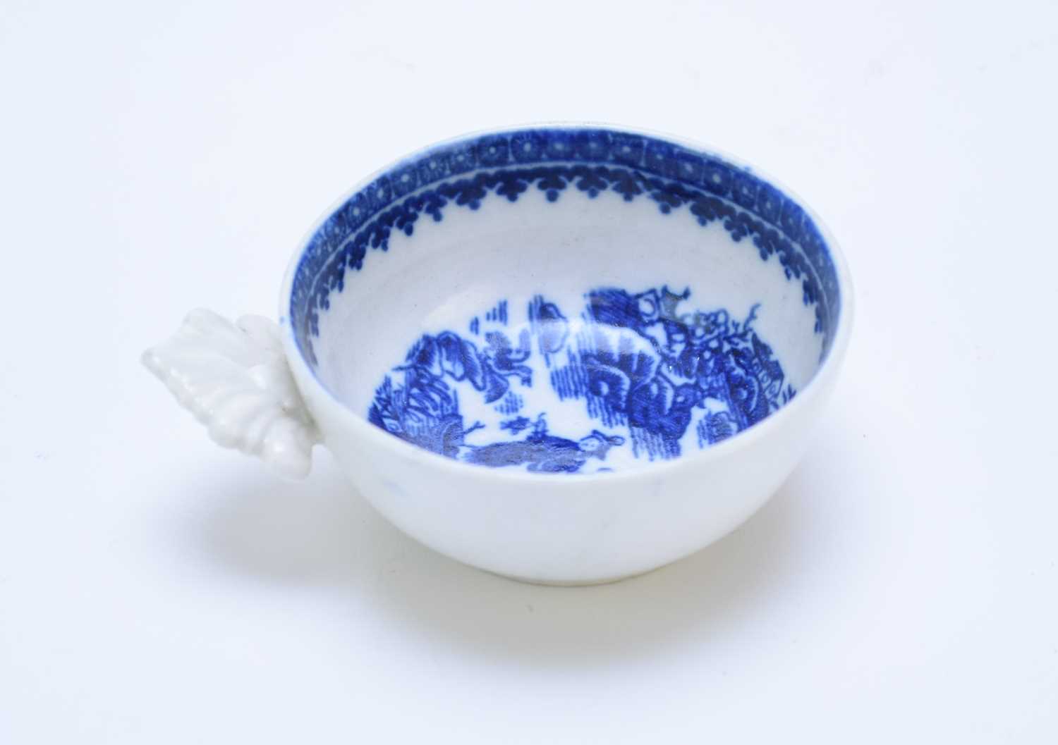 Lot 184 - Caughley 'Fisherman' taster or caddy spoon, circa 1785-90