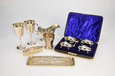 Lot 44 - A small collection of silver