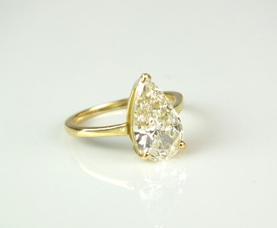 Lot 37 - An 18ct gold single stone pear shaped diamond ring