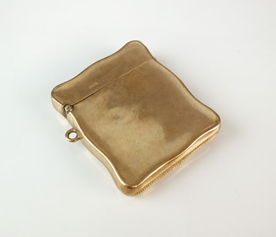 Lot 30 - An Edwardian 9ct gold vesta case