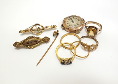 Lot 73 - A small collection of jewellery and watches