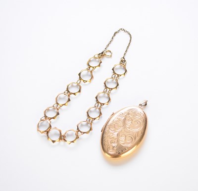 Lot 72 - A 9ct gold oval locket and a 9ct gold bracelet